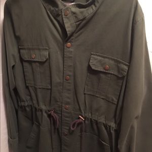 I’m selling this pretty army green button jacket